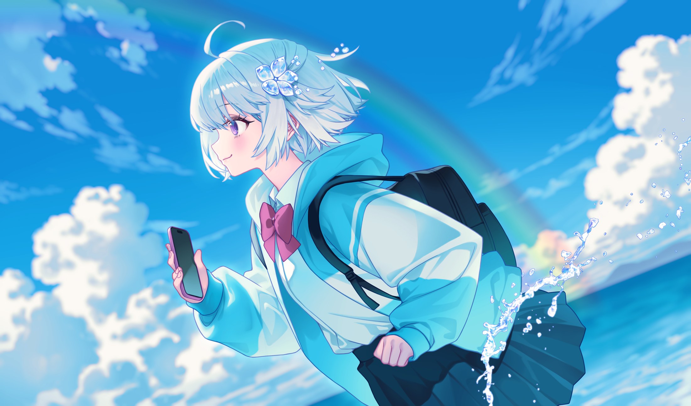 青空と水しぶきの中を駆ける、銀髪の少女を描いた『水花』のキービジュアル